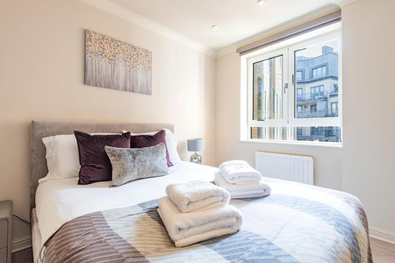Stunning 3-Bedroom In The Heart Of London With Parking-Hosted By Sweetstay Londres Exterior foto