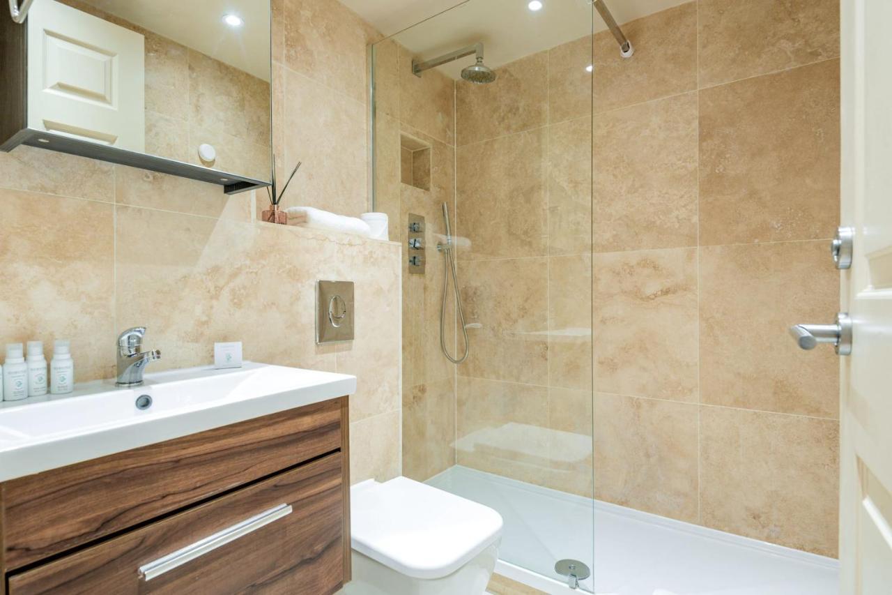 Stunning 3-Bedroom In The Heart Of London With Parking-Hosted By Sweetstay Londres Exterior foto